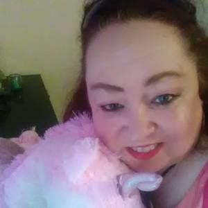 Meet your Posher, Remona